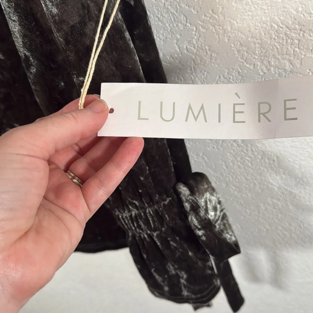 Lumiere Gunmetal Gray Crushed Velvet Wide Neck Tie Sleeves Top Size Medium NWT